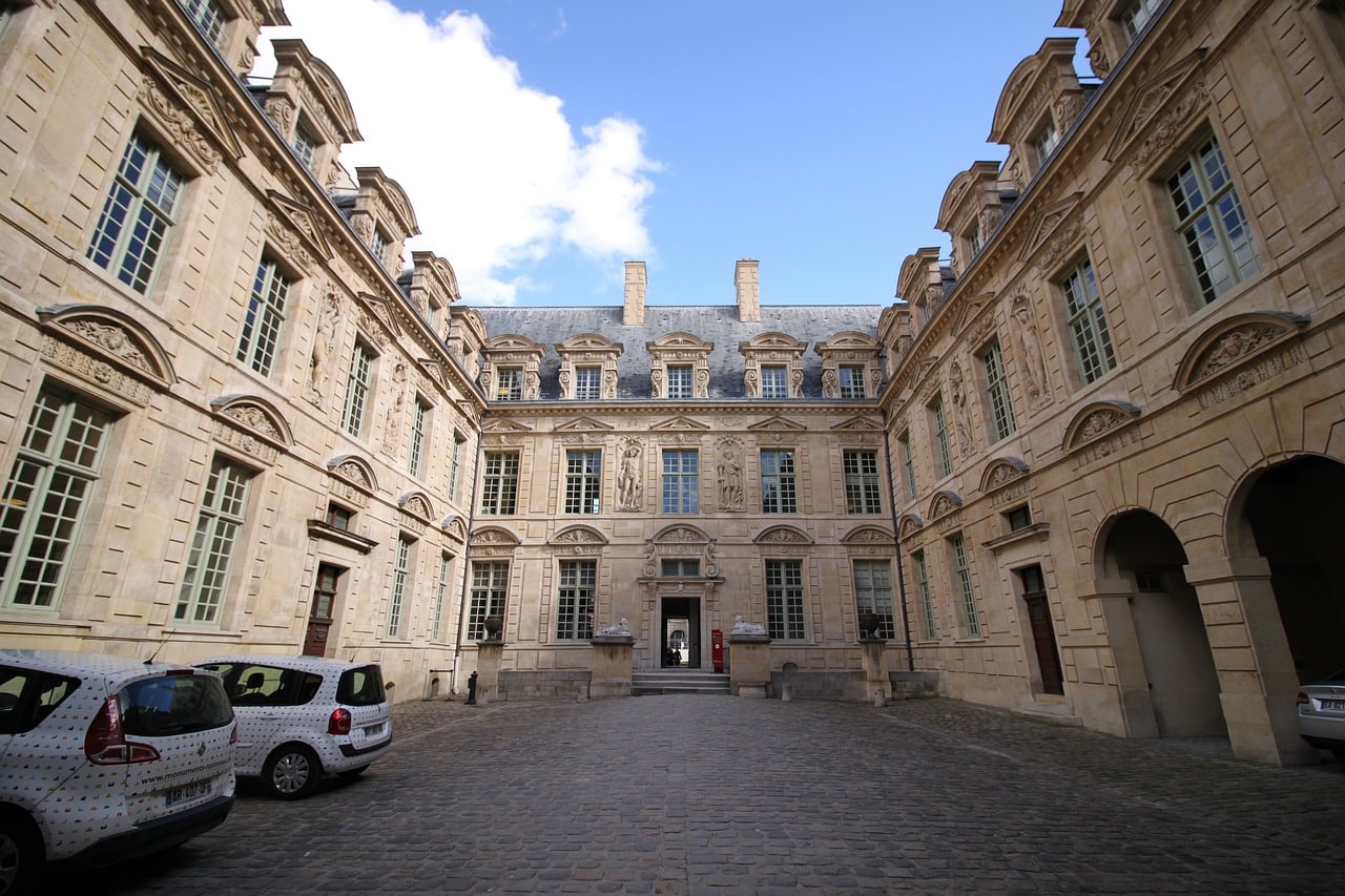 Taxe de séjour en forte hausse, les hôteliers vent debout