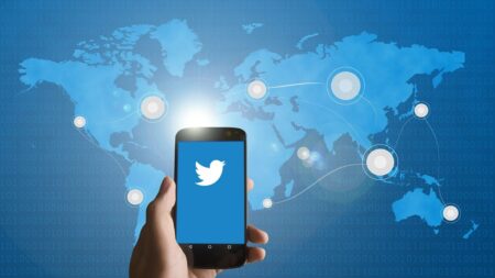Un emoji sur Twitter est-il une manipulation de cours boursier ?