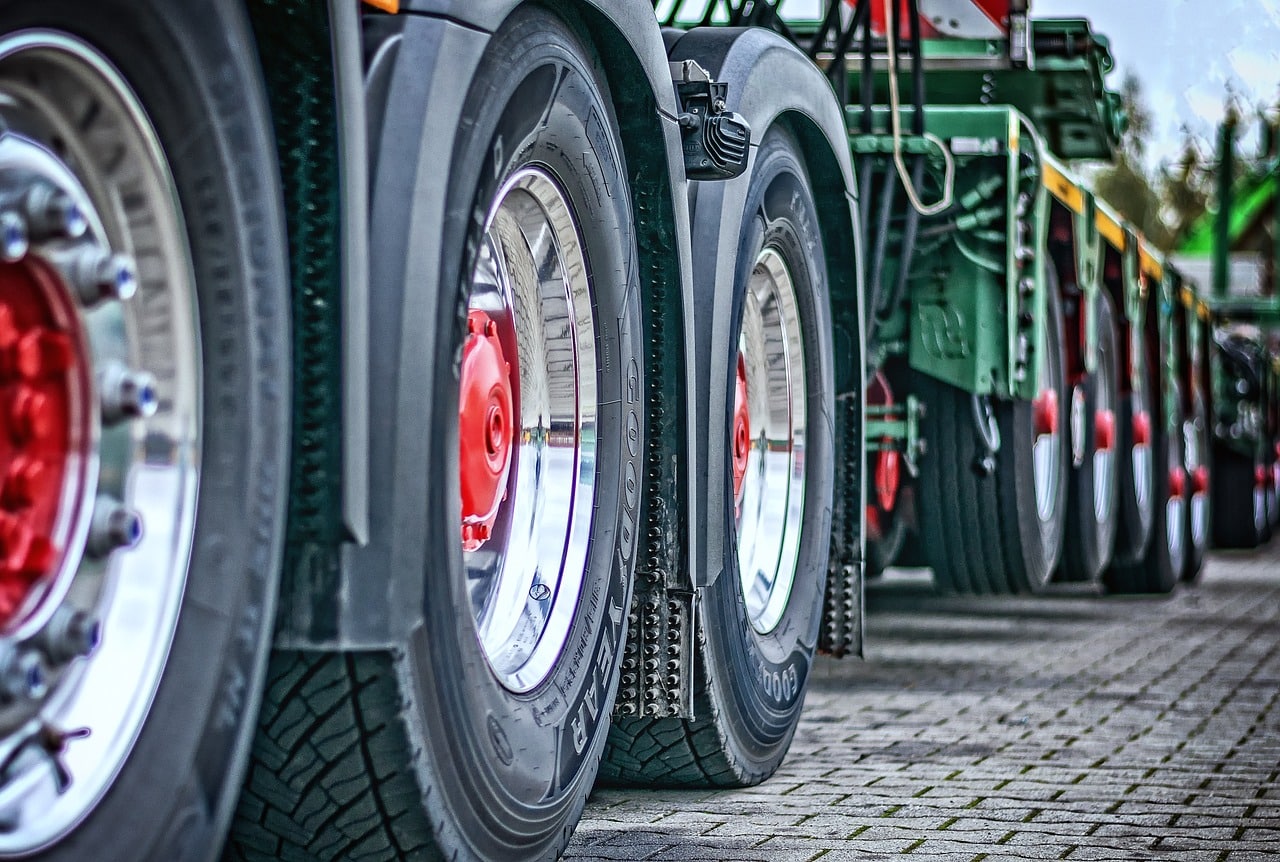 Les poids lourds devront passer à l'électrique d'ici 2040 en Europe