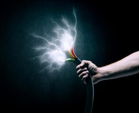 La taxe sur l’électricité pourrait frapper aussi le gaz et le carburant