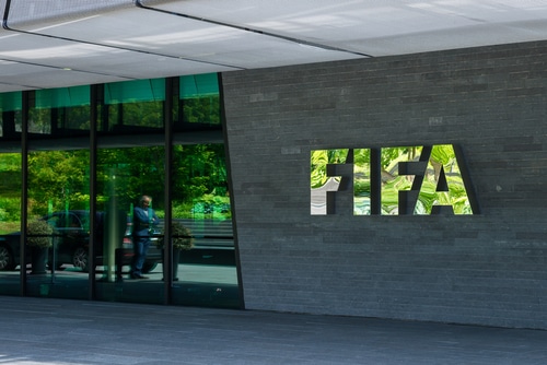 ​FIFA : Platini lève le suspense et lance officiellement sa candidature à la présidence