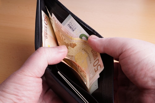 Revenu universel de base : la Finlande relance le débat en Europe