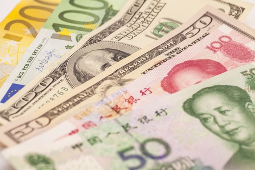 Les dévaluations en Chine font plonger les indices boursiers