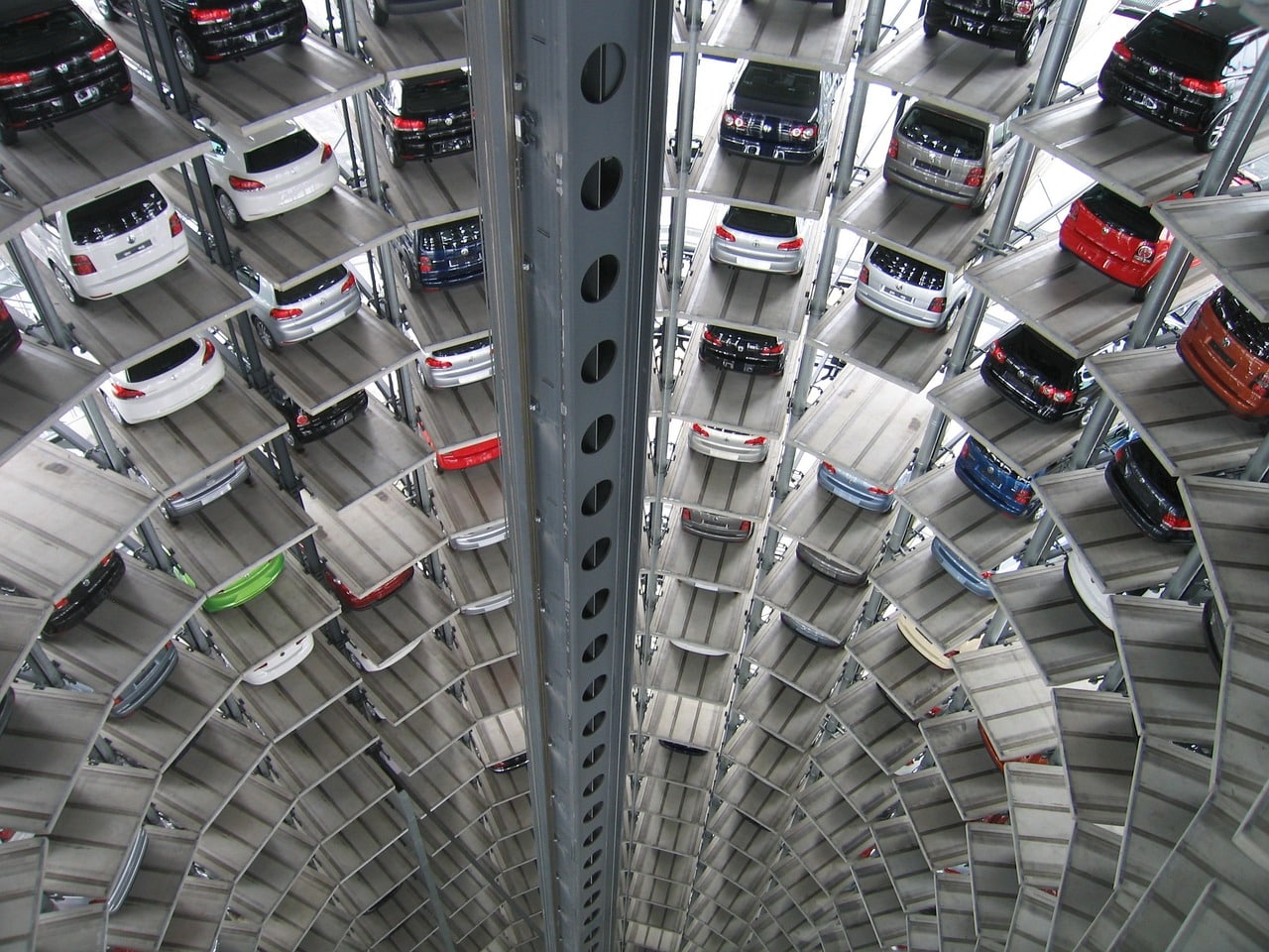 Automobile : Carlos Tavares alerte sur les possibles fermetures d'usines en Europe