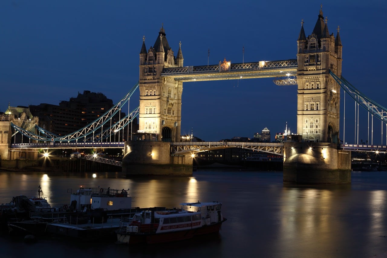 La Banque d'Angleterre maintient finalement son taux