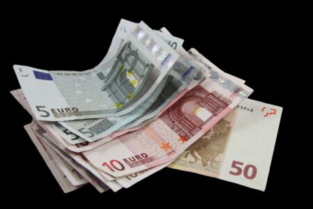 Banknotes 1463132 1280