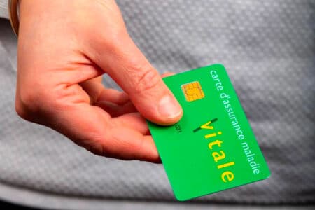 Fin De La Carte Vitale Classique Decouvrez Quand Et Comment Passer A La Version Numerique