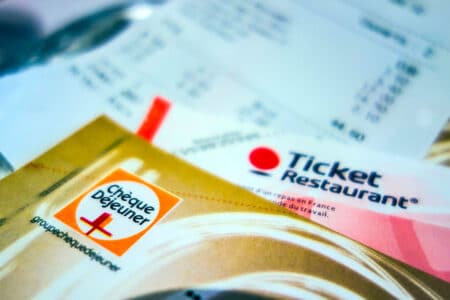 La Fin Des Tickets Restaurant La Menace Qui Pese Sur 40 000 Emplois
