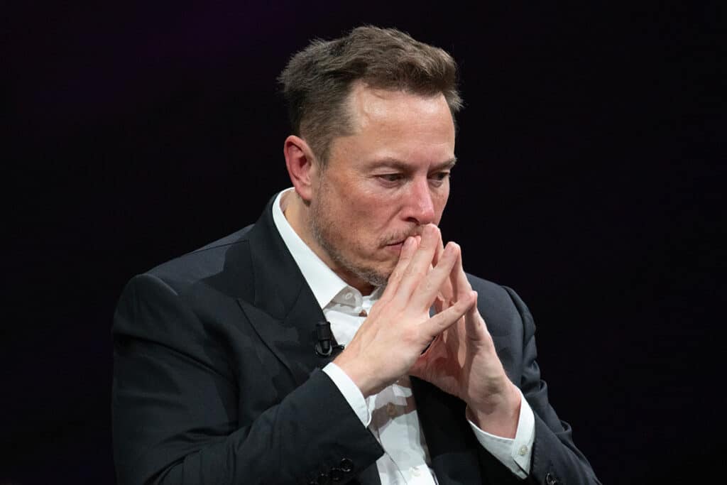 Elon Musk et la tempête financière : pertes énormes et critiques acerbes