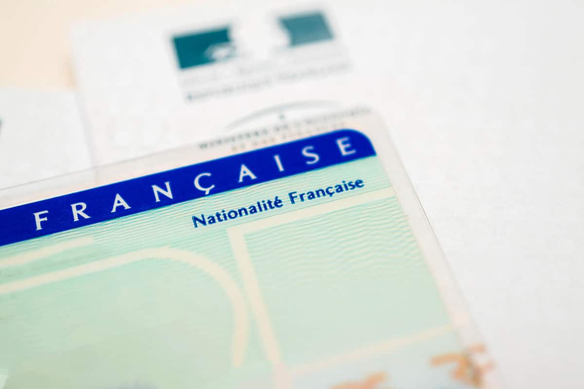 La carte d'identité électronique : un nouveau tournant numérique en France