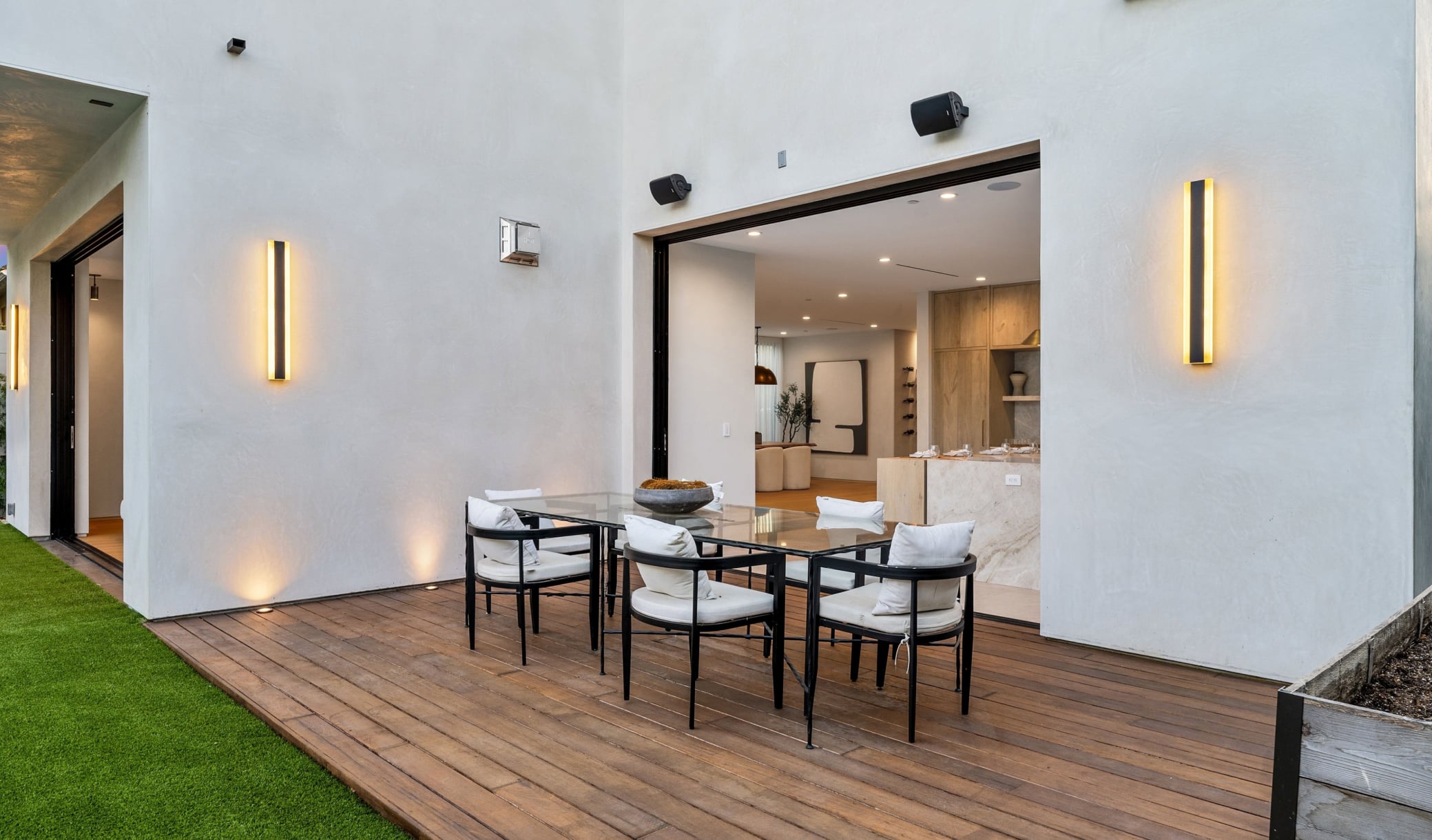 Taxe habitation 2025 : non, avoir une terrasse ou un balcon ne vous coûtera pas plus cher