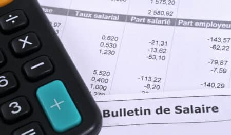 Et si vous étiez bientôt payé chaque semaine ? Le projet de loi qui divise les français