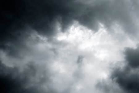 Météo de mai 2025 : entre chaleur estivale et orages violents