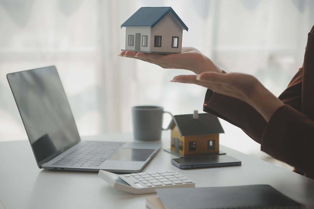 Shutterstock 2296635271