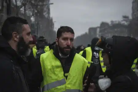 Ils veulent tout bloquer : l’appel qui pourrait plonger la France dans le chaos