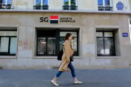 Société Générale limite le télétravail : une décision qui divise