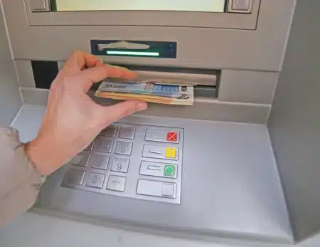 Val-d’Oise : ce distributeur explose tous les records avec 1 million d’€ retirés en 3 mois