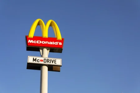 Boycotter les États-Unis : pourquoi lâcher McDo est facile… mais pas l’iPhone