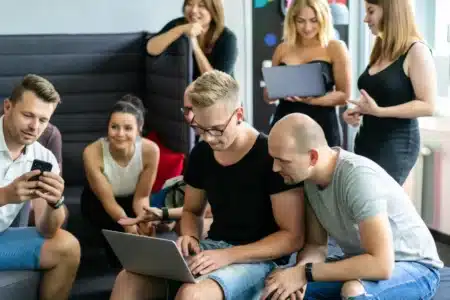 Quand les étudiants remplacent les petits boulots par… des cagnottes en ligne