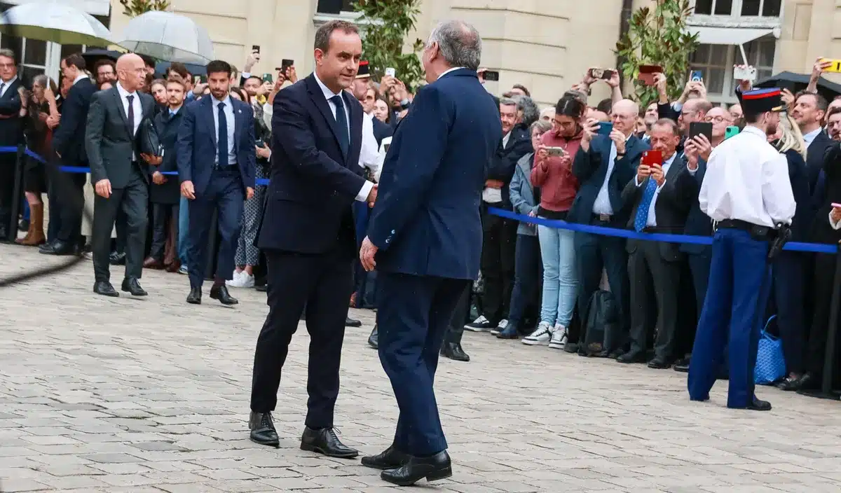 Scandale après la démission de Lecornu : des ministres touchent une fortune pour quelques heures de travail