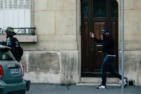 Arrêts maladie bidon : les fonctionnaires désormais traqués par des détectives privés