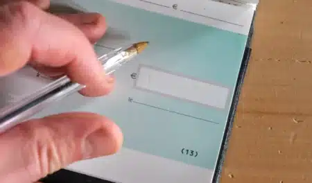 Payer par chèque ? Vous pourriez finir sur une liste suspecte sans même le savoir