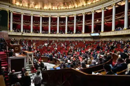 Coup de théâtre à l’Assemblée : les députés sauvent le régime des malades en ALD, mais à quel prix ?