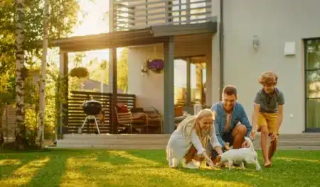 Les squatteurs profitent d’un vide légal : ce simple document que presque personne n’utilise peut tout changer