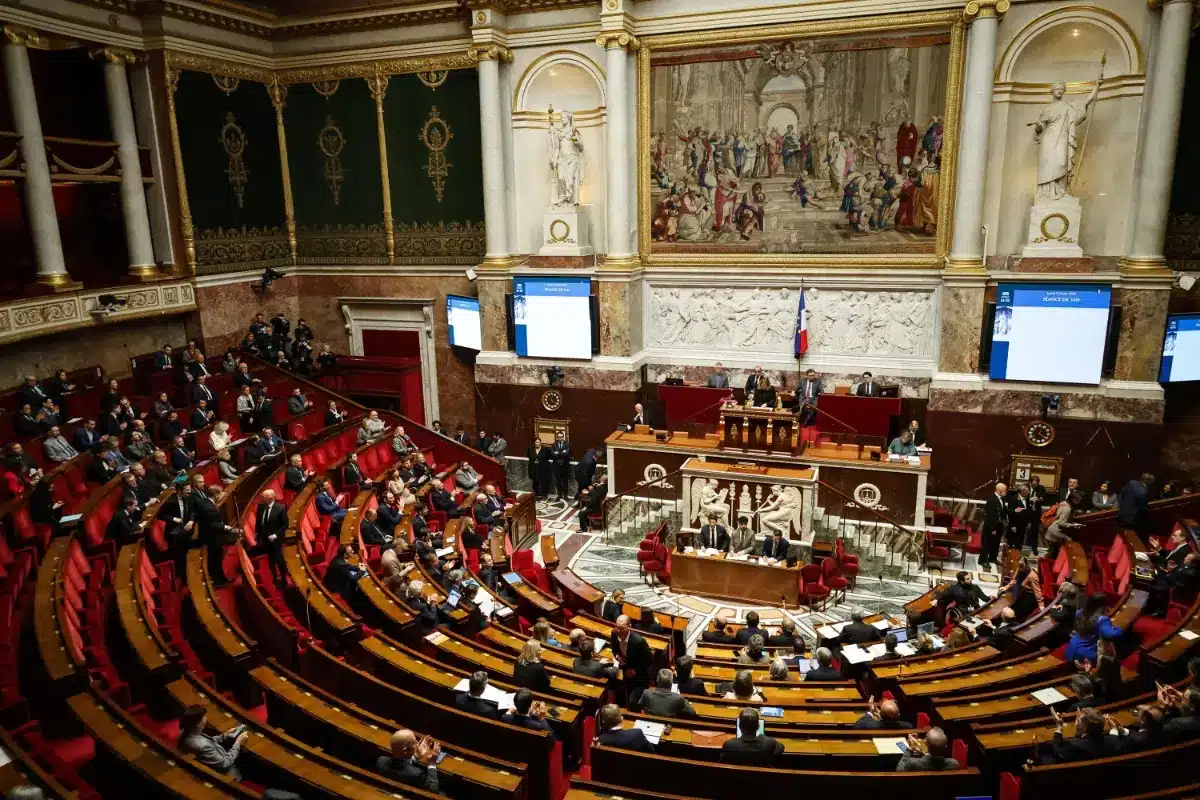 Coup de théâtre à l’Assemblée : la TVA sur l’électricité retombe à 5,5 %, malgré la colère du gouvernement