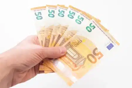 Pourquoi la BCE recommande discrètement d’avoir toujours 70 € en cash chez soi