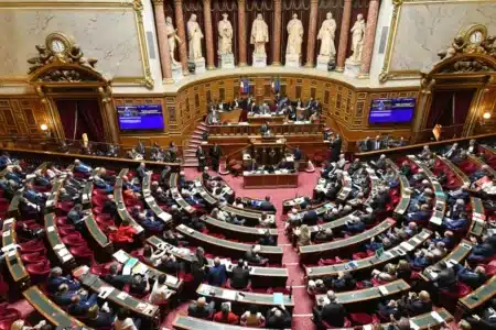 Budget 2026 : échec cuisant des négociations, l’État contraint d’activer une loi exceptionnelle