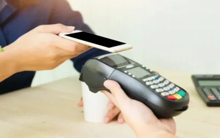 Double prélèvement sur votre carte : l’erreur “invisible” qui ruine encore des clients en 2025