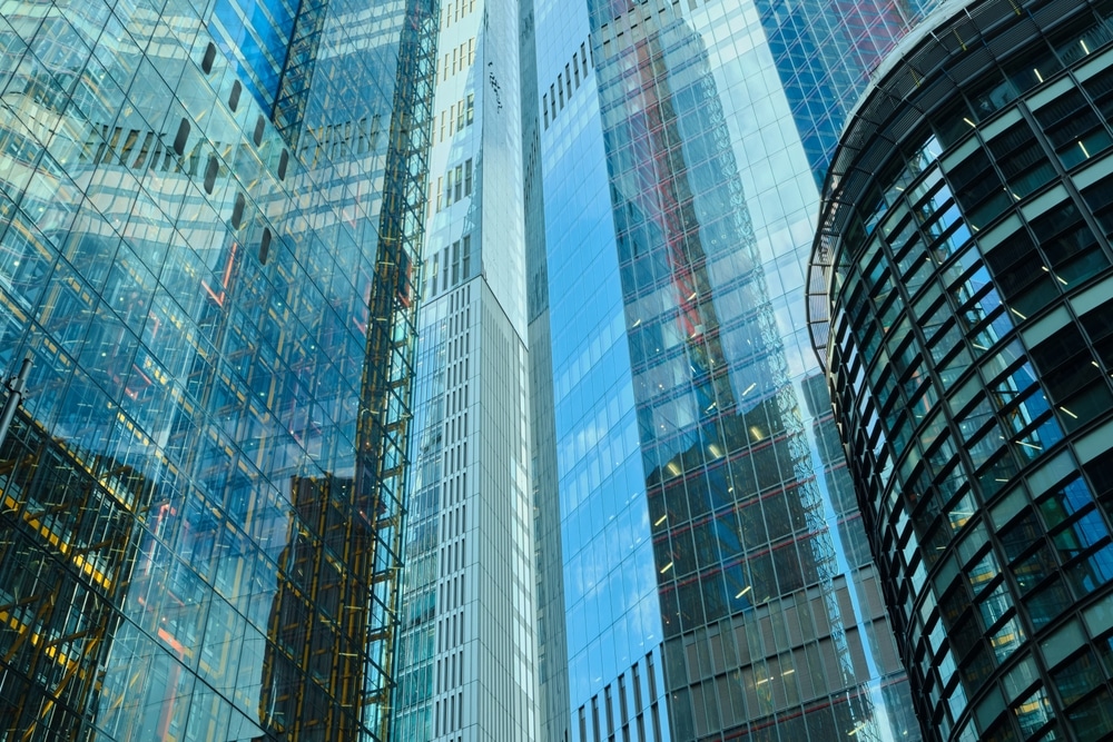 Modern,glass,skyscrapers,in,londons,financial,district,,reflecting,the,citys