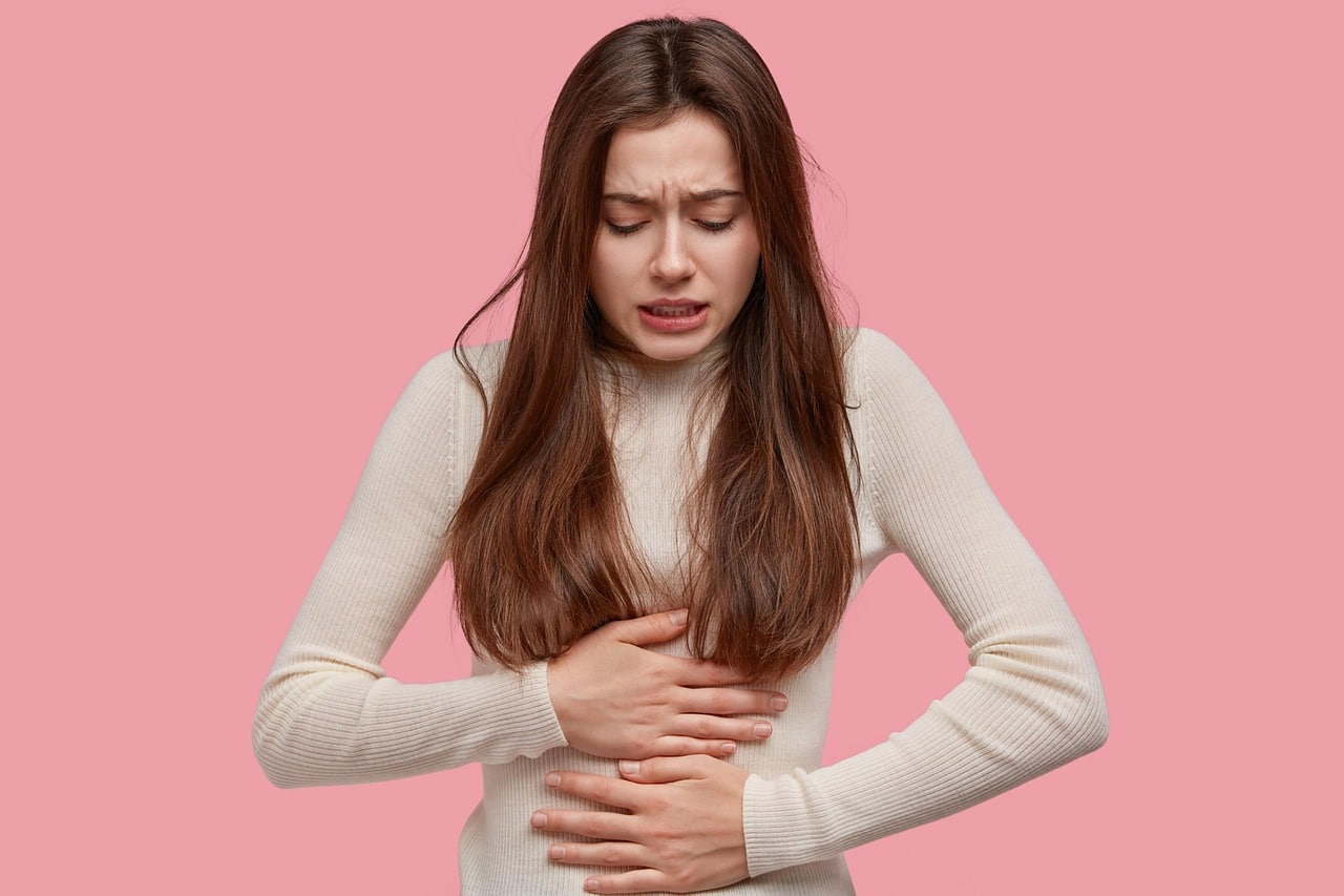 femmes protections menstruelles périodiques ventre
