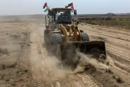 Face aux migrants, le Chili durcit le ton avec une barrière qui ne passe pas inaperçue