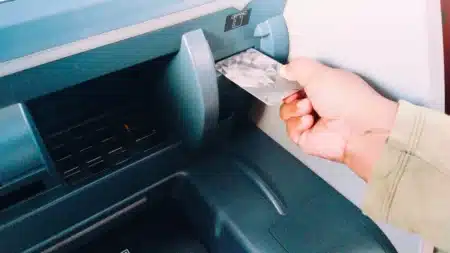 Mauvaise nouvelle pour les clients bancaires : vos virements seront bloqués quatre jours la semaine prochaine, voici comment éviter le piège