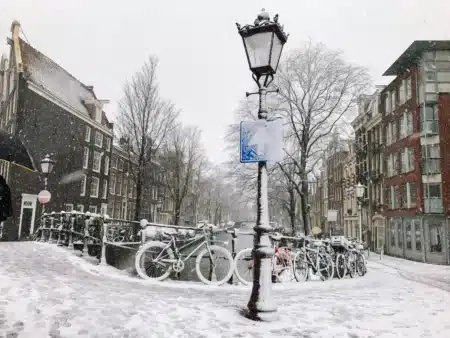 La France replonge dans l’hiver : la neige pourrait tomber bien plus bas que prévu