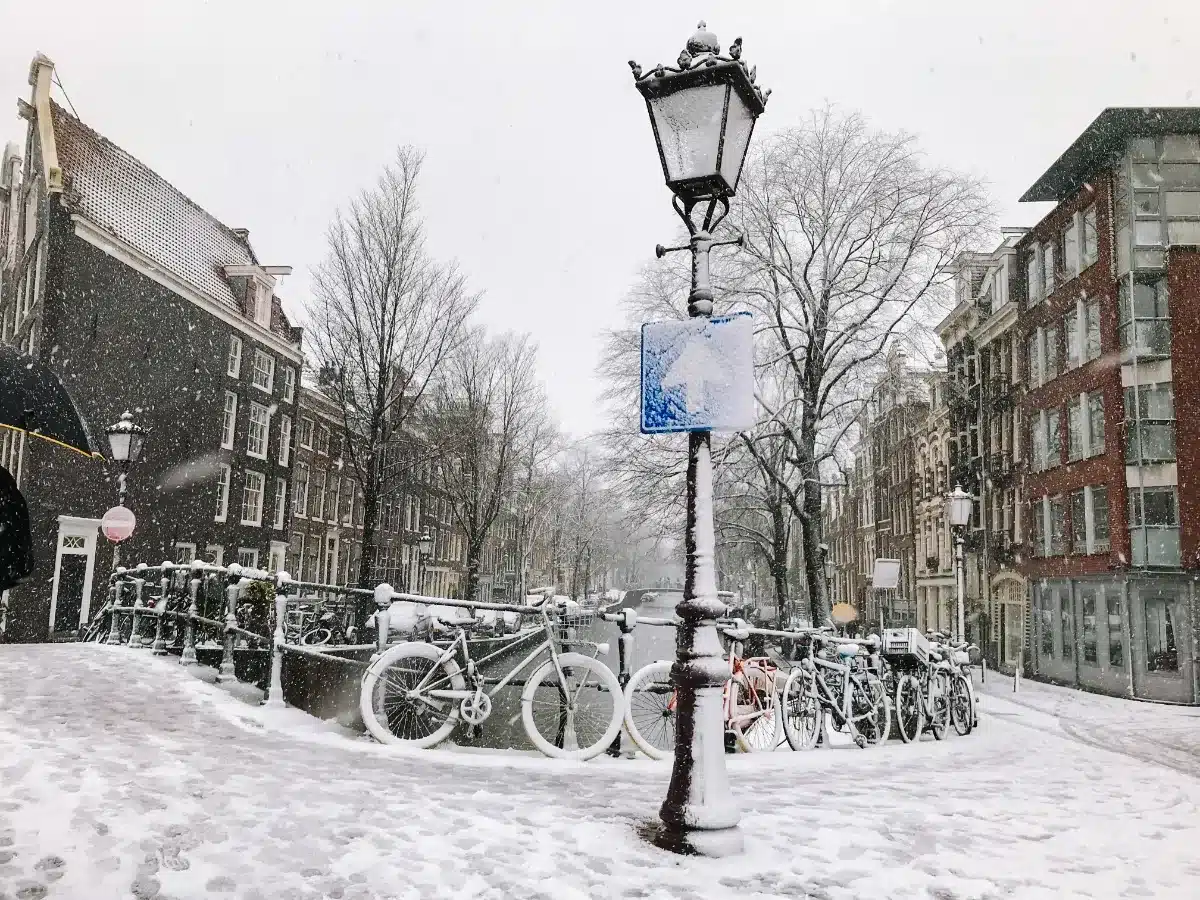 La France replonge dans l’hiver : la neige pourrait tomber bien plus bas que prévu