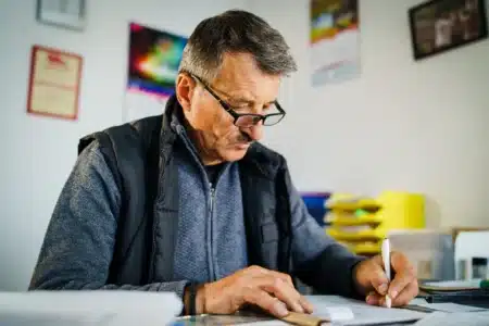 Impôts 2026 : un comptable affirme que les cases 6EU et 6EV font économiser jusqu'à 4 039 €, pourtant 8 Français sur 10 les ignorent