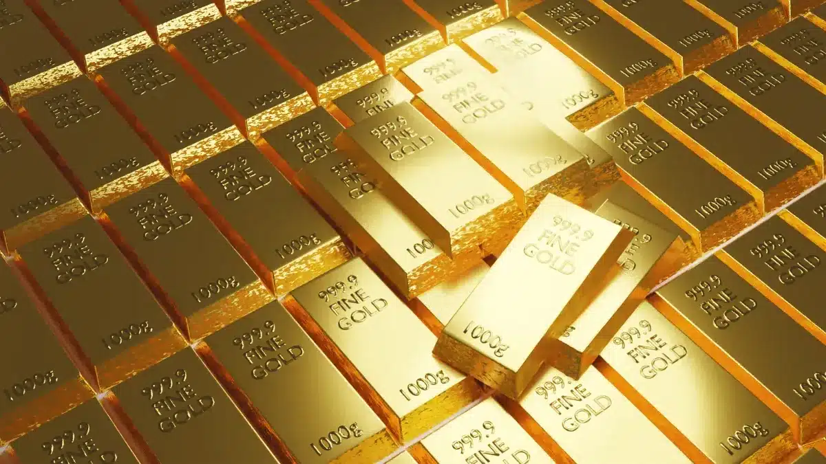 Un Allemand achète un vieux coffre-fort pour 15€ : en forçant un compartiment secret, il trouve une barre d'or