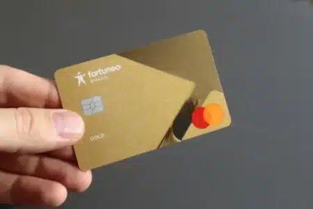 Pourquoi des centaines de Français quittent leur banque traditionnelle pour Fortuneo