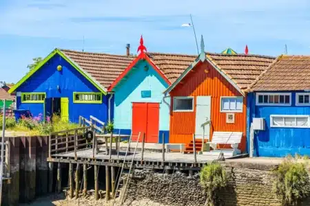 Pourquoi de plus en plus de propriétaires sur l'île d'Oléron renoncent à Airbnb : la prime de 10 000€ qui change la donne pour les locataires à l'année