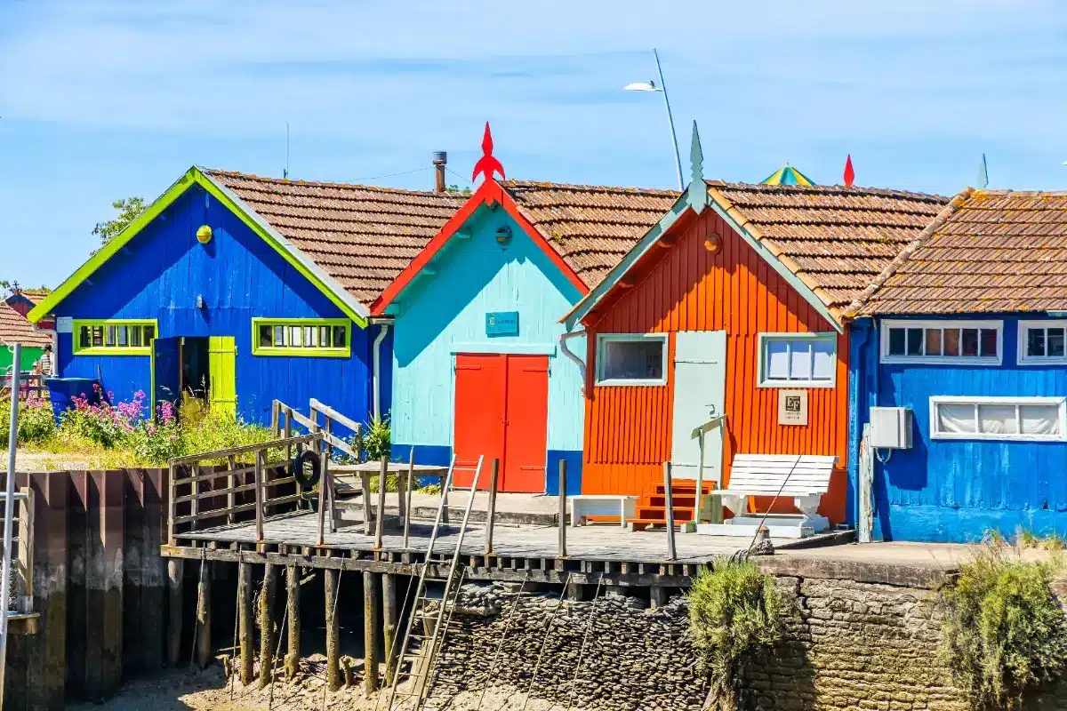 Pourquoi de plus en plus de propriétaires sur l'île d'Oléron renoncent à Airbnb : la prime de 10 000€ qui change la donne pour les locataires à l'année