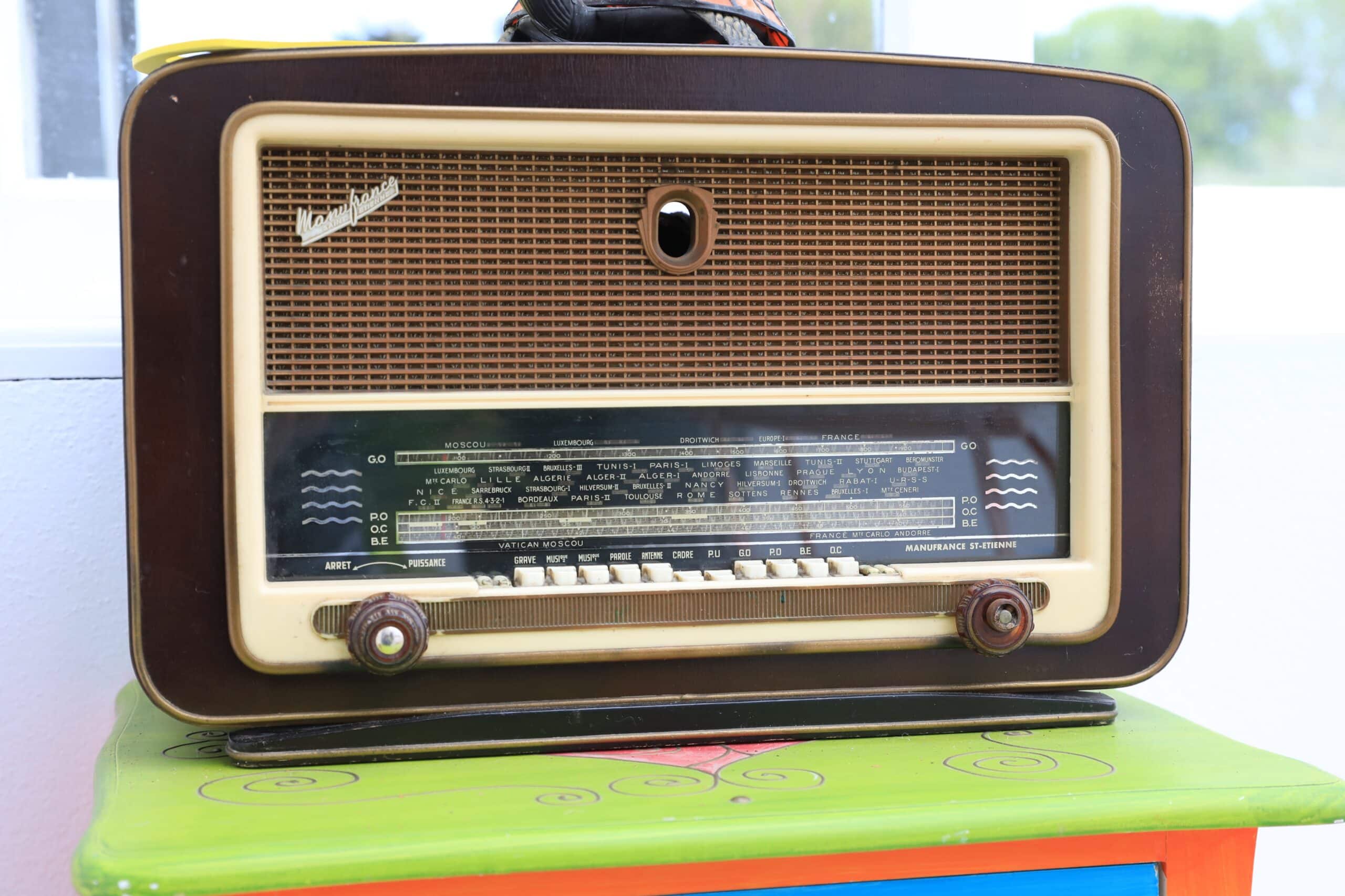 Old,fashioned,radio,charlestine,manufrance,in,fréhel,,brittany,,france,,05 16 2025