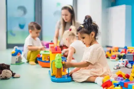 La crèche les appelle en urgence pour leur bébé de 21 mois : les parents le récupèrent avec 2,14 g d'alcool dans le sang, « on n'a rien compris »