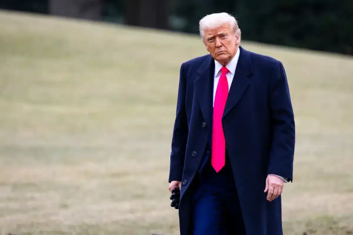 Visite de Trump en Chine : pourquoi les agents de sécurité américains ont balancé chaque objet offert par Pékin avant le décollage