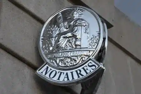 Succession : les notaires préviennent que la donation de 100 000 € sans impôts vit ses derniers mois, et beaucoup de familles l'ignorent encore
