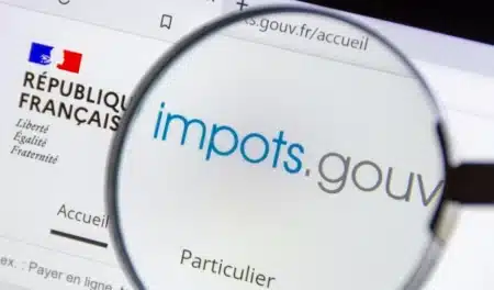 Beaucoup de serveurs ne le réalisent pas, mais la case 1PB sur votre déclaration 2026 peut exonérer tous vos pourboires d'impôt