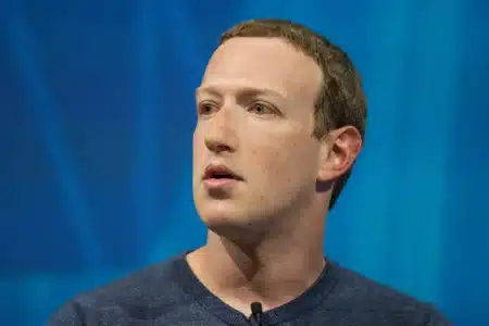 Pourquoi Mark Zuckerberg confie la gestion de 79 000 employés à un clone IA de lui-même alors que ses cadres découvrent à peine le projet