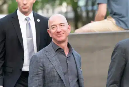 Jeff Bezos veut zéro impôt pour la moitié des Américains les plus pauvres : « ils ne devraient rien payer », une sortie qui divise l'opinion
